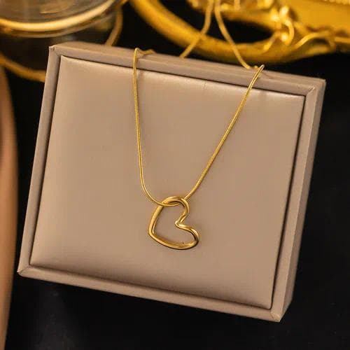 Collar colgante oro corazón hueco