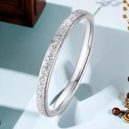 Anillo elegante de acero titanio con diseño galvanizado — Arena acero Color 2mm · 10