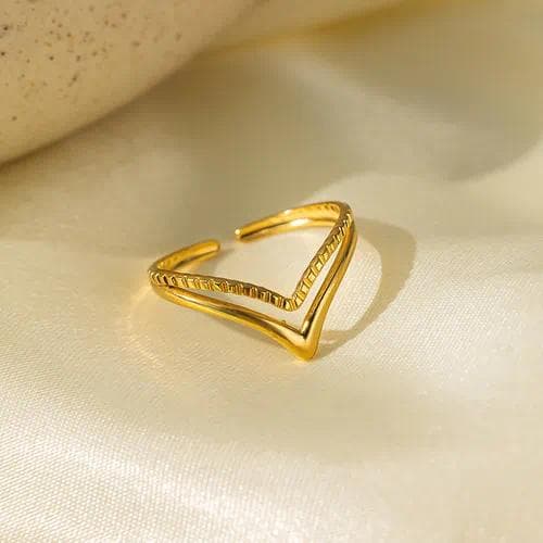 Anillo abierto geometrico con forma de corazón