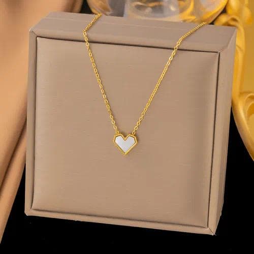 Collar corazon blanco