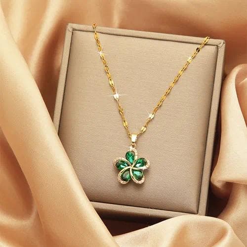 Collar de copo de nieve de circonita verde
