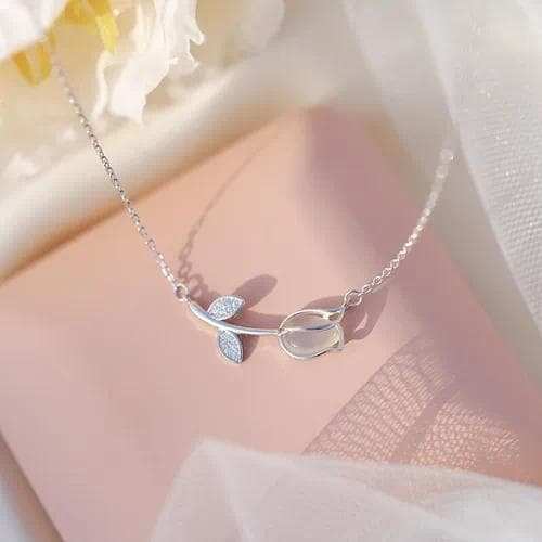 Collar de tulipán de plata