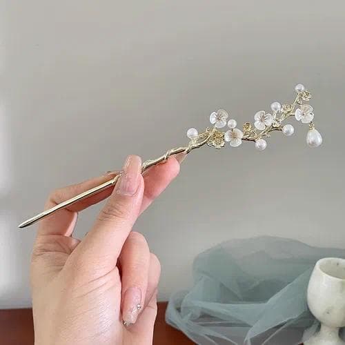 Horquilla para el Cabello con Borla de Aleación — Las flores son como brocado