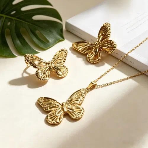 Set de joyas con patrón de mariposa